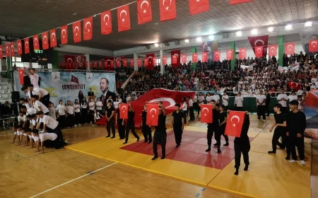 Giresun'da Cumhuriyet'in 102. Yılı Görkemli Törenlerle Kutlandı