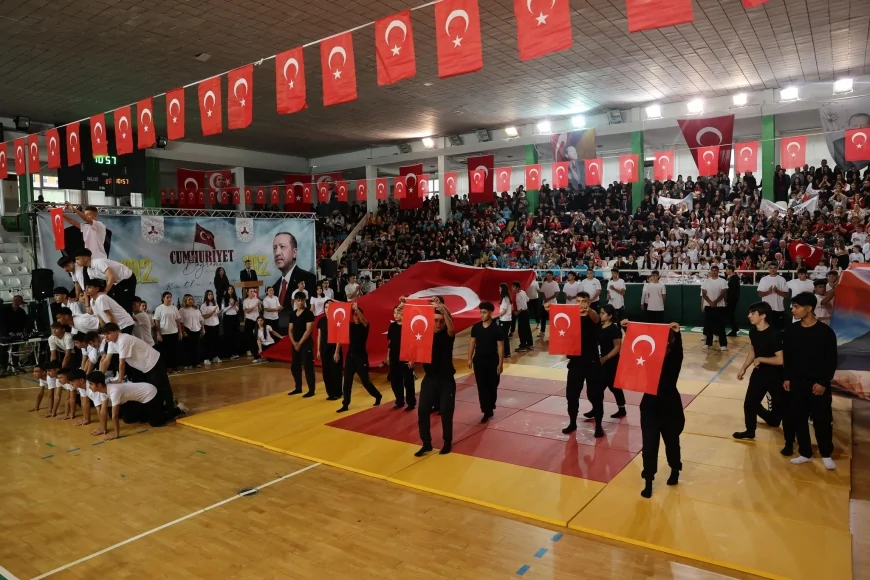 Giresun'da Cumhuriyet'in 102. Yılı Görkemli Törenlerle Kutlandı