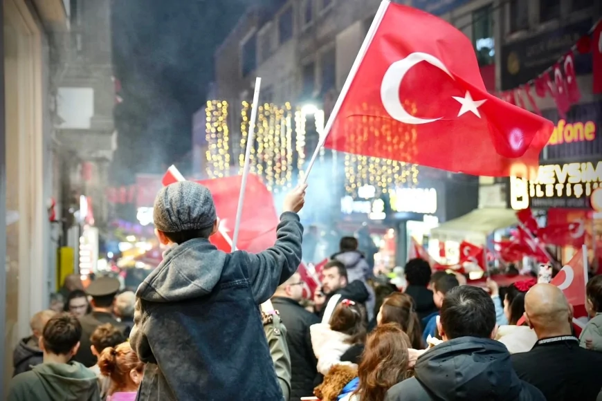 Giresun Sokakları Meşalelerle Aydınlandı: Cumhuriyet'in 102. Yılı Coşkuyla Kutlandı
