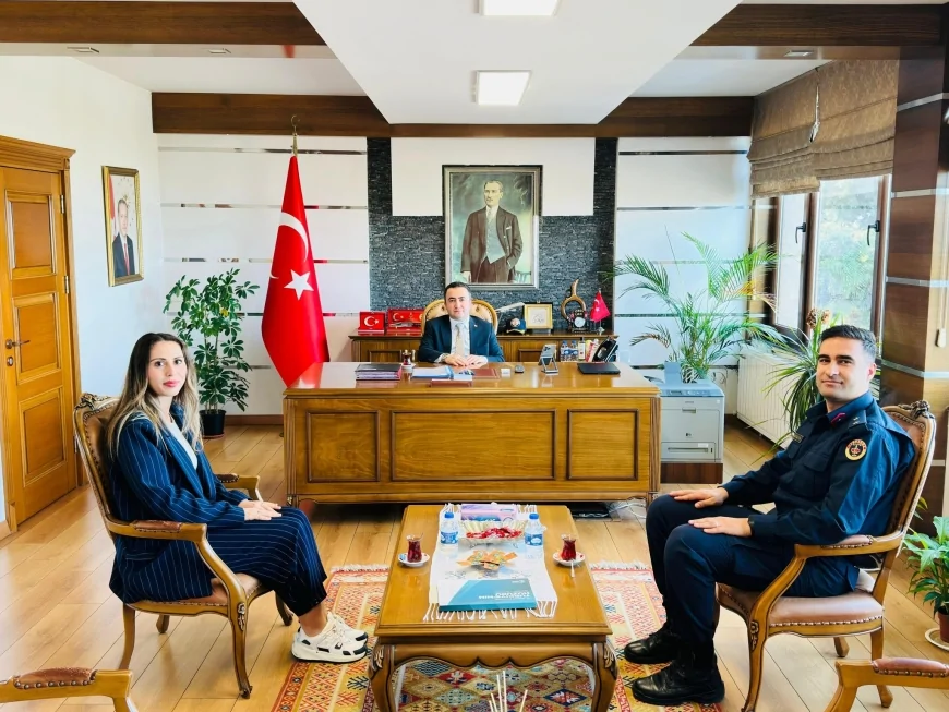 Espiye'de Nezaket Ziyareti: Külahlı Çifti Kaymakam Kavanoz'u Ziyaret Etti