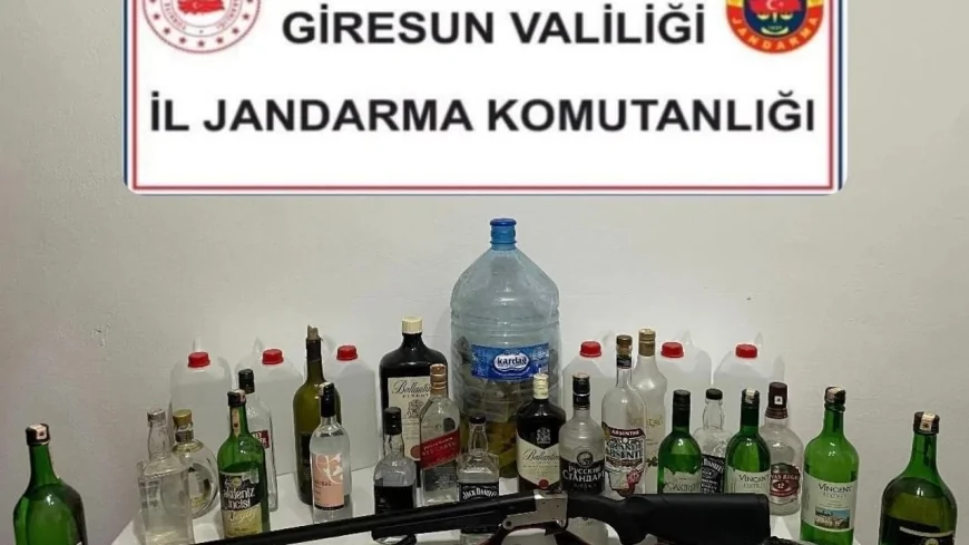 Keşap'ta Jandarmadan Kaçak Alkol Operasyonu: 79 Litre Alkol ve Ruhsatsız Tüfek Ele Geçirildi
