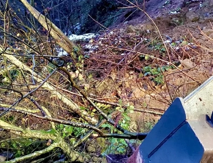 Giresun’da Heyelan Mesaisi: Kapanan Grup Yolları Ulaşıma Açıldı!