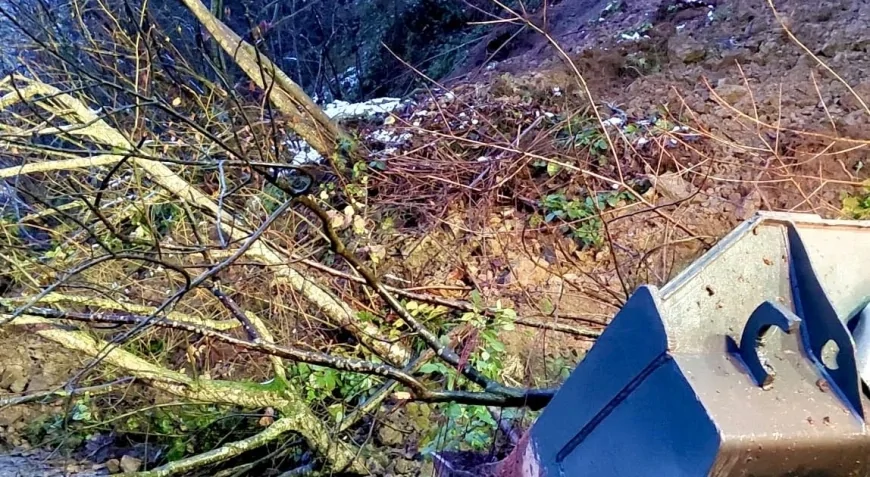 Giresun’da Heyelan Mesaisi: Kapanan Grup Yolları Ulaşıma Açıldı!